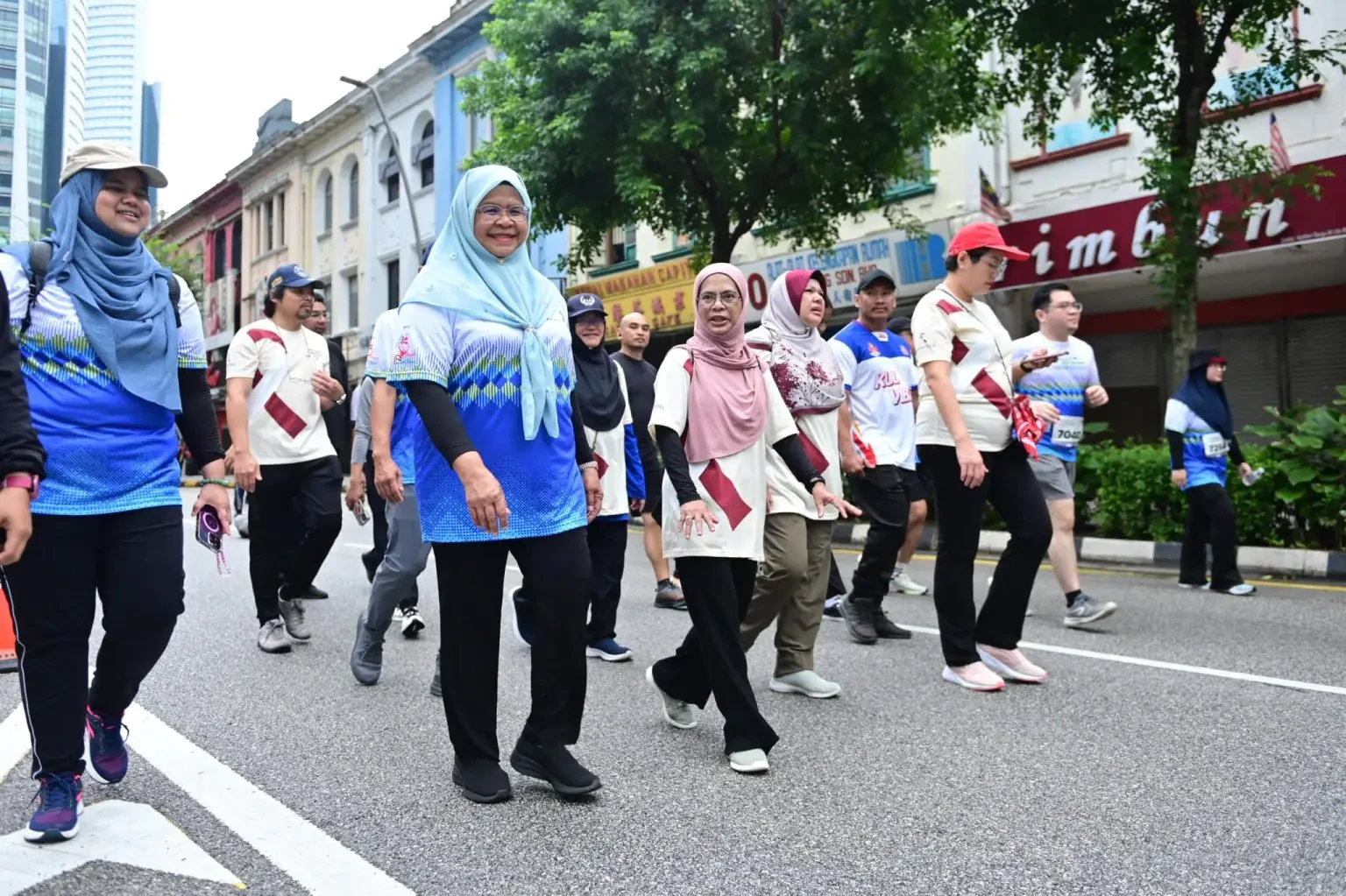 Datuk Bandar Kuala Lumpur Lepaskan Peserta KL Half Marathon Dan KL Car Free Morning Edisi 16 Februari 2025 - February 17, 2025